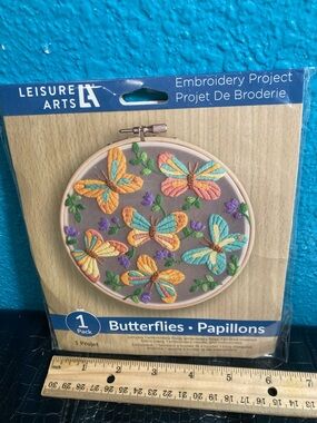 NWT Leisure Arts Butterfly Embroidery Kit Art by Ria Paramita